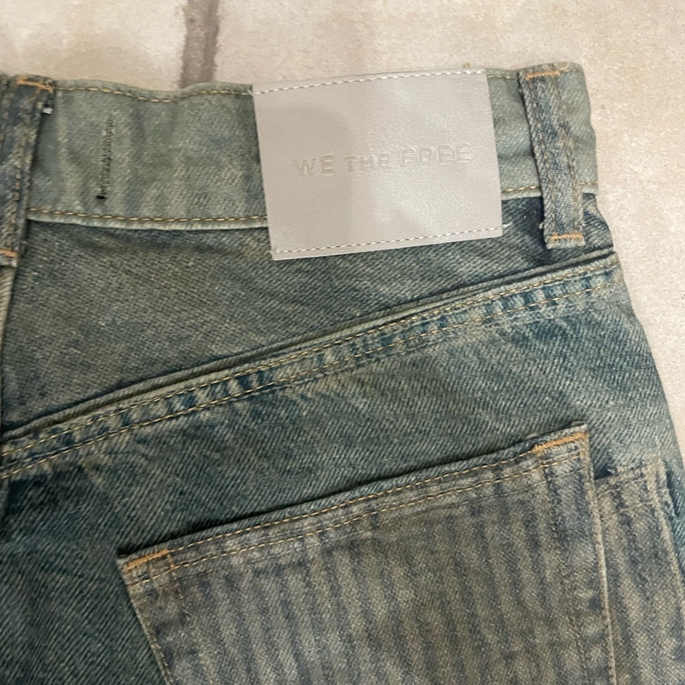 Free People Illusions 
Patchwork Relaxed Barrel Jeans
Indigo Size 26 NWT RARE - Picture 12 of 14